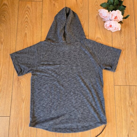 Under Armour Womens Gray Short Sleeve Sweatshirt Hood and Drawstrings Size Small - Picture 5 of 5